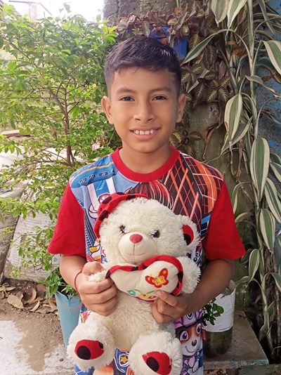 Help Kenny Isaias by becoming a child sponsor. Sponsoring a child is a rewarding and heartwarming experience.