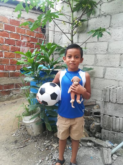 Help Mateo Elias by becoming a child sponsor. Sponsoring a child is a rewarding and heartwarming experience.