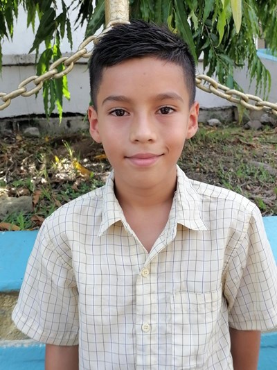 Help Emner Davore by becoming a child sponsor. Sponsoring a child is a rewarding and heartwarming experience.