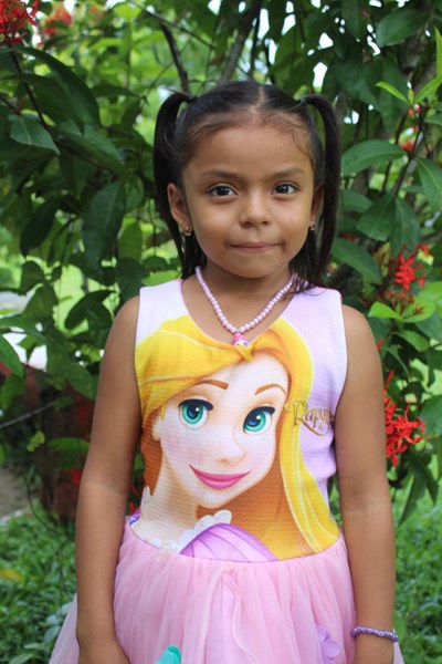 Help Maylin Daniela by becoming a child sponsor. Sponsoring a child is a rewarding and heartwarming experience.