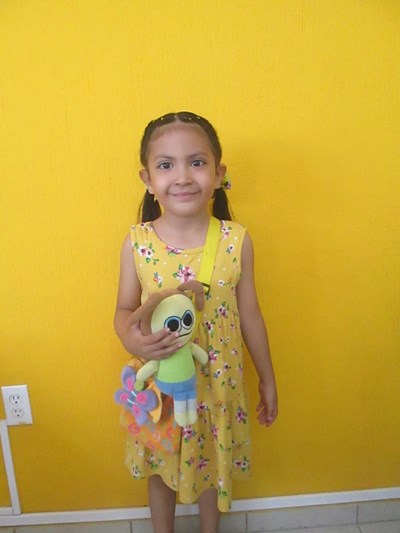 Ayude a Ana Paulina apadrinándole hoy. El apadrinamiento es una experiencia hermosa y gratificante.