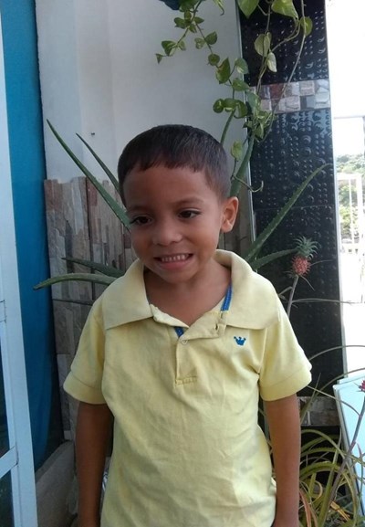 Help Llesus Enrique by becoming a child sponsor. Sponsoring a child is a rewarding and heartwarming experience.