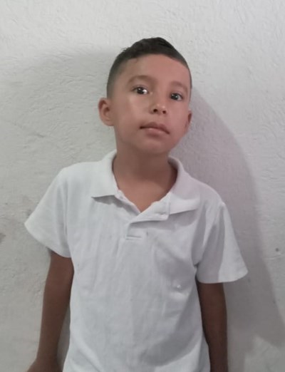 Help Nery Roberto by becoming a child sponsor. Sponsoring a child is a rewarding and heartwarming experience.