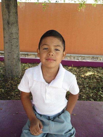 Help Víctor Paúl by becoming a child sponsor. Sponsoring a child is a rewarding and heartwarming experience.