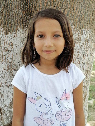 Help Aliz Iveth by becoming a child sponsor. Sponsoring a child is a rewarding and heartwarming experience.