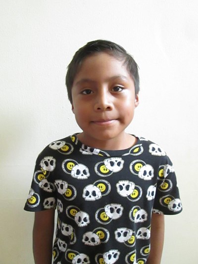 Help Julian Dario by becoming a child sponsor. Sponsoring a child is a rewarding and heartwarming experience.