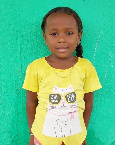 Help Yomaira by becoming a child sponsor. Sponsoring a child is a rewarding and heartwarming experience.