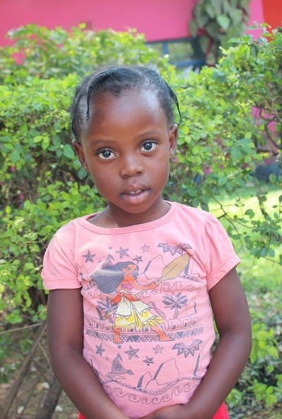 Help Rachael by becoming a child sponsor. Sponsoring a child is a rewarding and heartwarming experience.