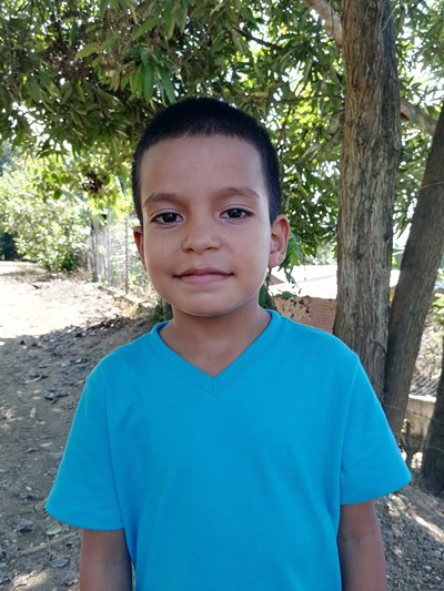 Help Jefferson by becoming a child sponsor. Sponsoring a child is a rewarding and heartwarming experience.