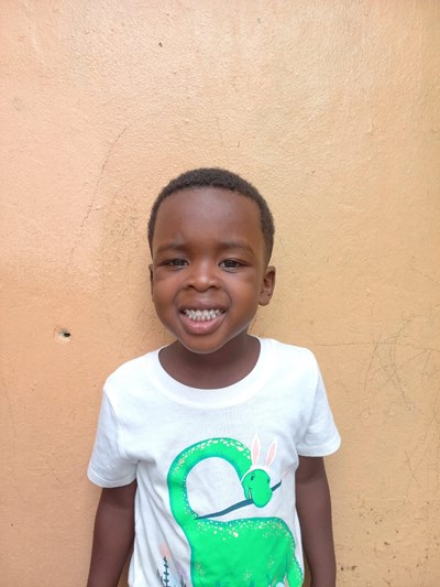 Help Robert Luis by becoming a child sponsor. Sponsoring a child is a rewarding and heartwarming experience.