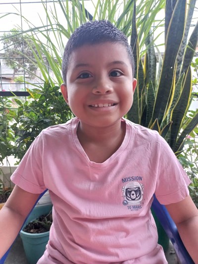 Help Wellington Leyther by becoming a child sponsor. Sponsoring a child is a rewarding and heartwarming experience.