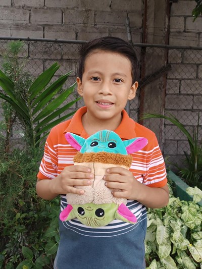 Help Dante Ricardo by becoming a child sponsor. Sponsoring a child is a rewarding and heartwarming experience.