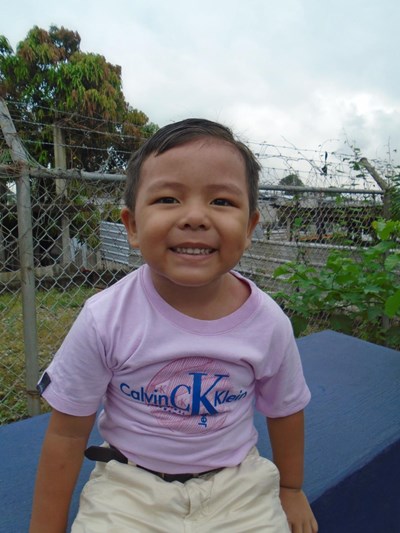 Help Junior Ezequiel by becoming a child sponsor. Sponsoring a child is a rewarding and heartwarming experience.