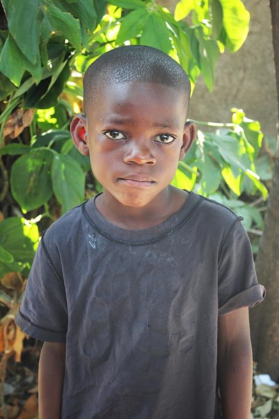 Help Dickson Jr. by becoming a child sponsor. Sponsoring a child is a rewarding and heartwarming experience.
