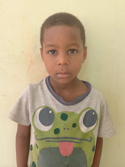 Help Yoeli Manuel by becoming a child sponsor. Sponsoring a child is a rewarding and heartwarming experience.