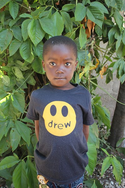 Help Evans by becoming a child sponsor. Sponsoring a child is a rewarding and heartwarming experience.
