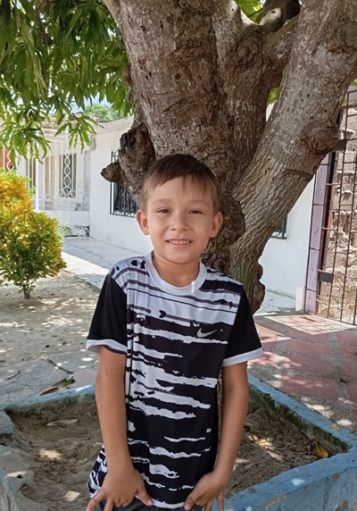 Ayude a Matias Alejandro apadrinándole hoy. El apadrinamiento es una experiencia hermosa y gratificante.