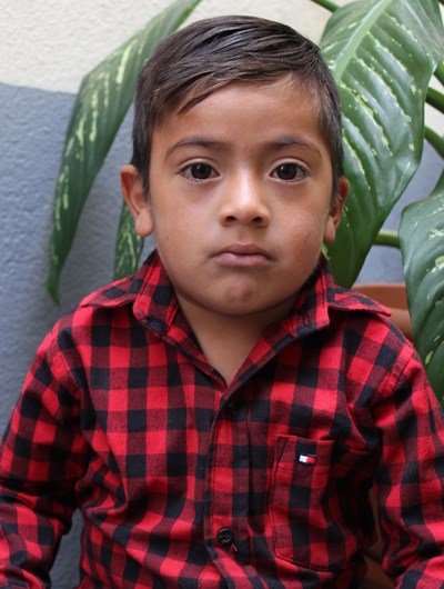 Help Edwin Orlando by becoming a child sponsor. Sponsoring a child is a rewarding and heartwarming experience.