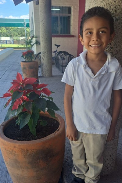 Help Yoessauanil Efrain by becoming a child sponsor. Sponsoring a child is a rewarding and heartwarming experience.