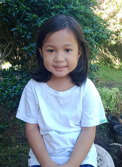 Help Shayna E. by becoming a child sponsor. Sponsoring a child is a rewarding and heartwarming experience.