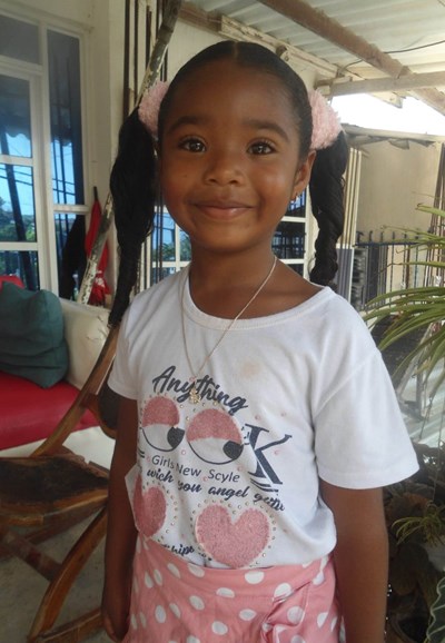 Help Dariana by becoming a child sponsor. Sponsoring a child is a rewarding and heartwarming experience.
