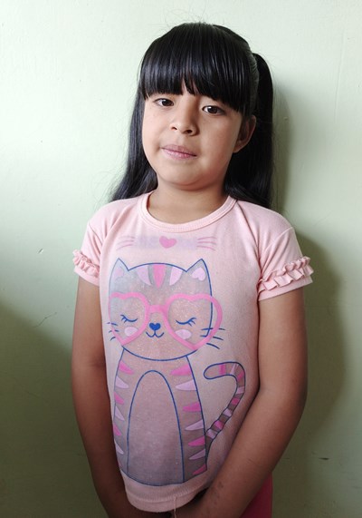 Help Ivon Karolina by becoming a child sponsor. Sponsoring a child is a rewarding and heartwarming experience.