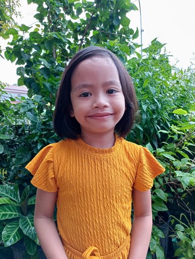 Help Lavinia Amyrrah Gwen D. by becoming a child sponsor. Sponsoring a child is a rewarding and heartwarming experience.