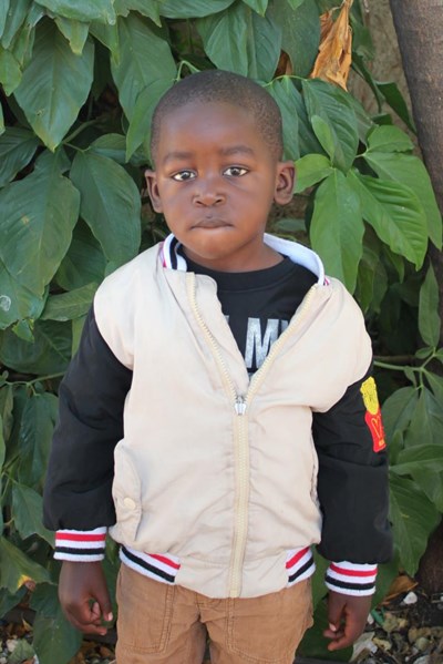 Help Miracle Emmanuel by becoming a child sponsor. Sponsoring a child is a rewarding and heartwarming experience.