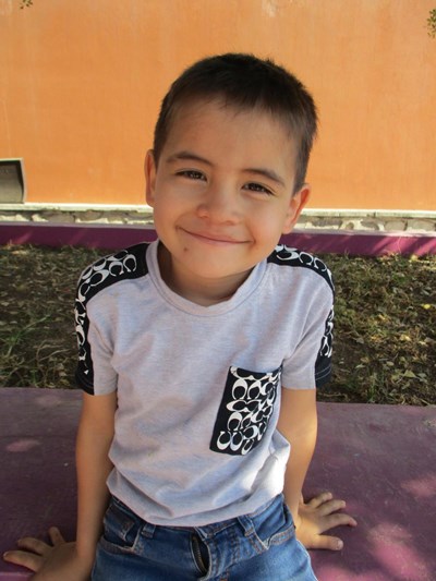 Help Dylan José by becoming a child sponsor. Sponsoring a child is a rewarding and heartwarming experience.