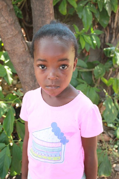 Help Alineli by becoming a child sponsor. Sponsoring a child is a rewarding and heartwarming experience.