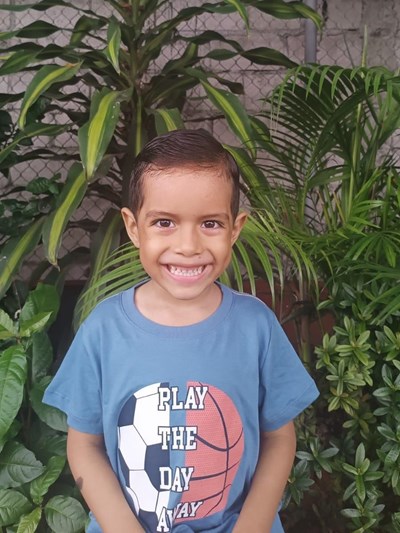 Help Emiliano Alexis by becoming a child sponsor. Sponsoring a child is a rewarding and heartwarming experience.