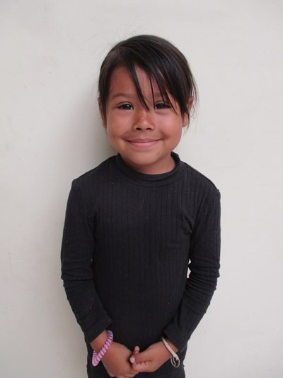 Ayude a Natalia Valentina apadrinándole hoy. El apadrinamiento es una experiencia hermosa y gratificante.
