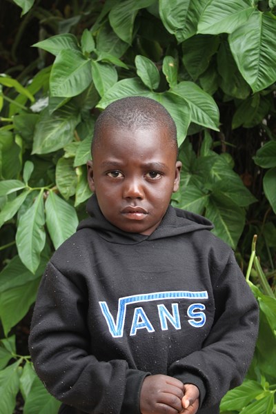 Help Saviour by becoming a child sponsor. Sponsoring a child is a rewarding and heartwarming experience.