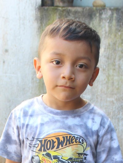 Help Jonathan Steven by becoming a child sponsor. Sponsoring a child is a rewarding and heartwarming experience.