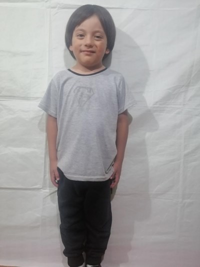 Help Ian Raul by becoming a child sponsor. Sponsoring a child is a rewarding and heartwarming experience.