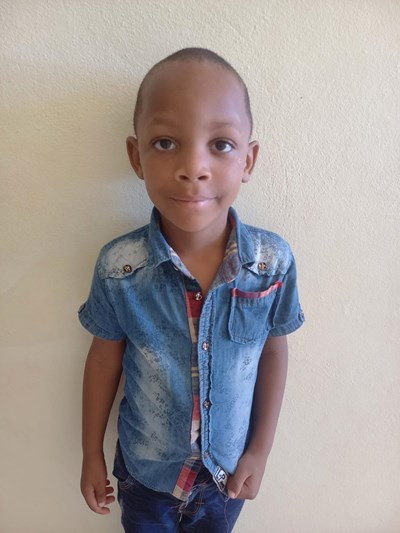 Help Samuel Yadiel by becoming a child sponsor. Sponsoring a child is a rewarding and heartwarming experience.