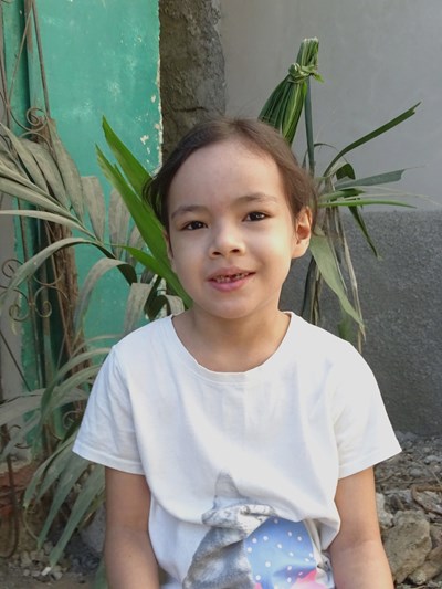 Help Valery Dayana by becoming a child sponsor. Sponsoring a child is a rewarding and heartwarming experience.