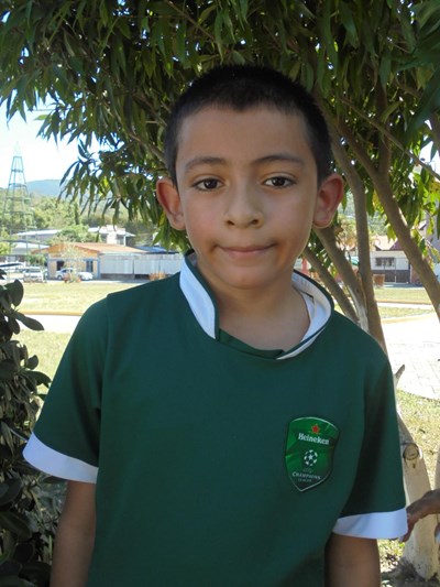 Help Denis Jancarlos by becoming a child sponsor. Sponsoring a child is a rewarding and heartwarming experience.
