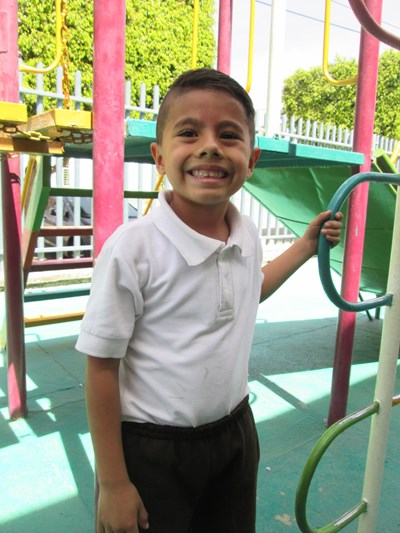 Help Leonel Damian by becoming a child sponsor. Sponsoring a child is a rewarding and heartwarming experience.