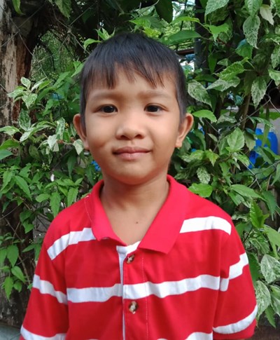 Help Carlo M. by becoming a child sponsor. Sponsoring a child is a rewarding and heartwarming experience.