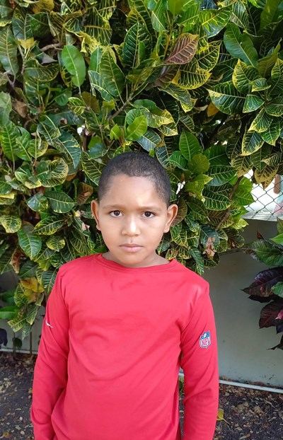 Help Windel Estarlin by becoming a child sponsor. Sponsoring a child is a rewarding and heartwarming experience.