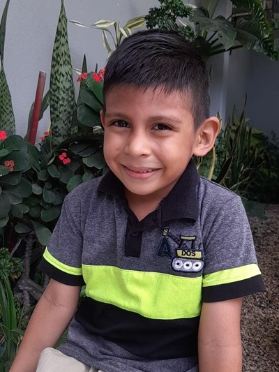 Help Deryan Misael by becoming a child sponsor. Sponsoring a child is a rewarding and heartwarming experience.