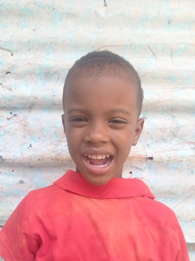 Help Leonardo by becoming a child sponsor. Sponsoring a child is a rewarding and heartwarming experience.