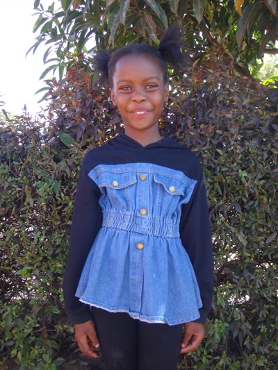 Help Lisa by becoming a child sponsor. Sponsoring a child is a rewarding and heartwarming experience.
