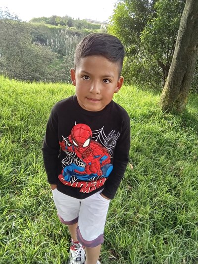 Help Derek Matias by becoming a child sponsor. Sponsoring a child is a rewarding and heartwarming experience.