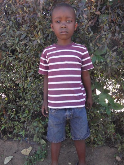 Help Mulenga by becoming a child sponsor. Sponsoring a child is a rewarding and heartwarming experience.