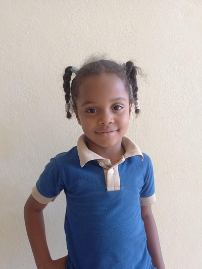 Help Anny Nicole by becoming a child sponsor. Sponsoring a child is a rewarding and heartwarming experience.