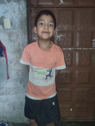 Help Carlos David by becoming a child sponsor. Sponsoring a child is a rewarding and heartwarming experience.