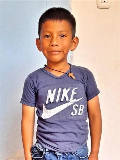 Help Alex Bernardo by becoming a child sponsor. Sponsoring a child is a rewarding and heartwarming experience.