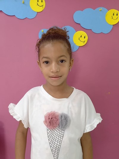 Help Willianny Yasmel by becoming a child sponsor. Sponsoring a child is a rewarding and heartwarming experience.